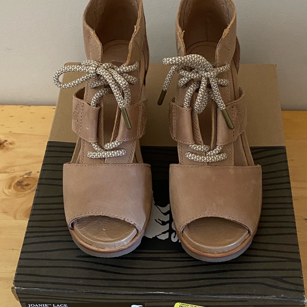 SOREL JOANIE™ LACE SAHARA WOMEN’S SANDAL SZ 8